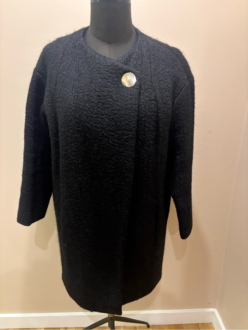 Tara Jarmon Black Textured Open Coat with Decorative Button